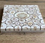 Подставка под горячее квадрат  20/20 см из можжевельника